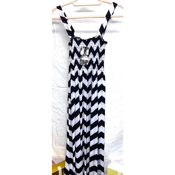 Black & Gray Juniors Chevron Pattern Dress w Shirred Bodice & Wide Straps XXL - Picture 1 of 3